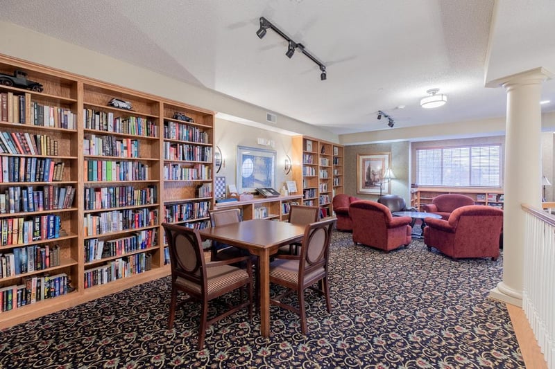 15001 Burnhaven Dr #216, Burnsville, MN 55306