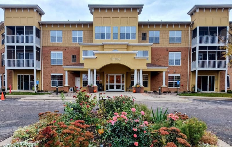 15001 Burnhaven Dr #216, Burnsville, MN 55306