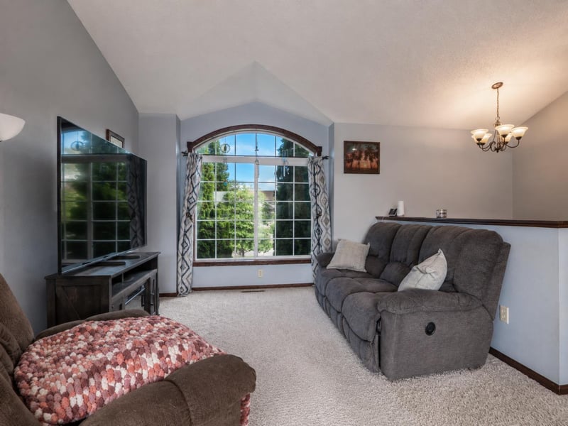 100 Olympic Ct, Mankato, MN 56001