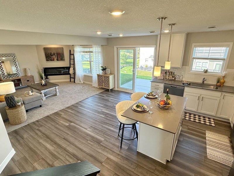 9651 Poplar Dr, Victoria, MN 55318