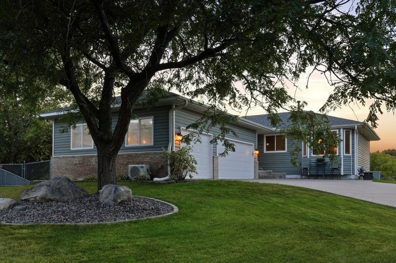 1475 Oak Ridge Cir, Monticello, MN 55362