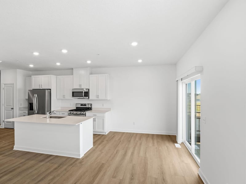 4226 Hayward Ave N, Oakdale, MN 55128