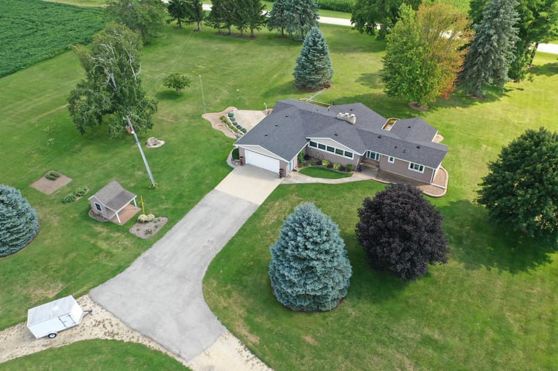 4900 42 Hw NE, Eyota, MN 55934