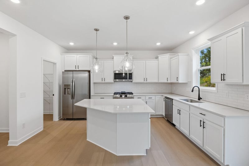 2584 Rock Elm Rd, Shakopee, MN 55379