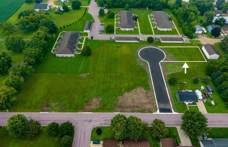 501 2nd St SE, Madelia, MN 56062