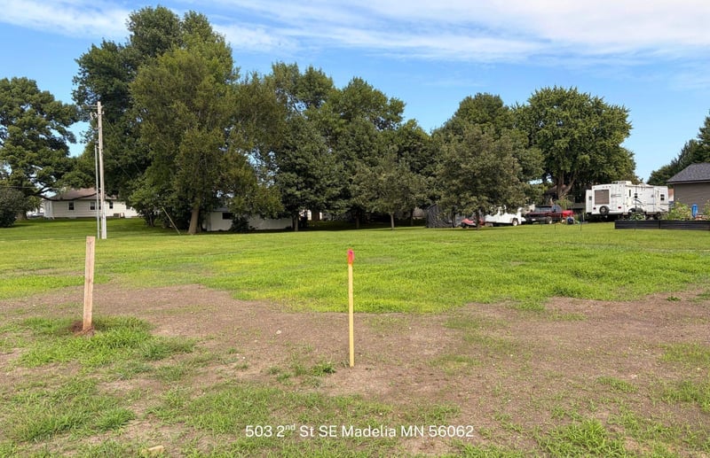 503 2nd St SE, Madelia, MN 56062