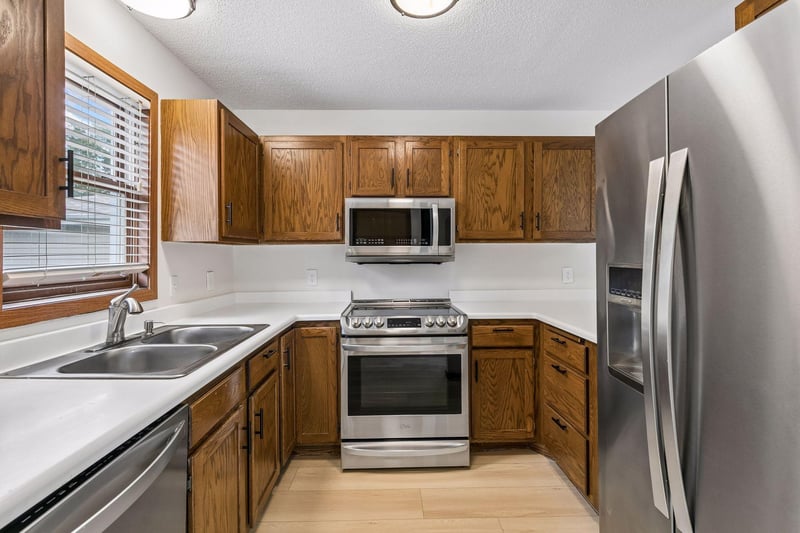 942 E Travelers Trl #58, Burnsville, MN 55337