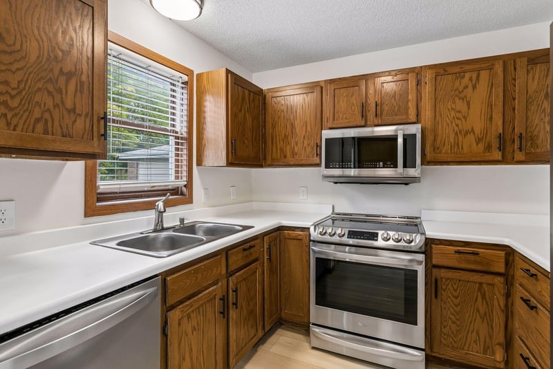 942 E Travelers Trl #58, Burnsville, MN 55337
