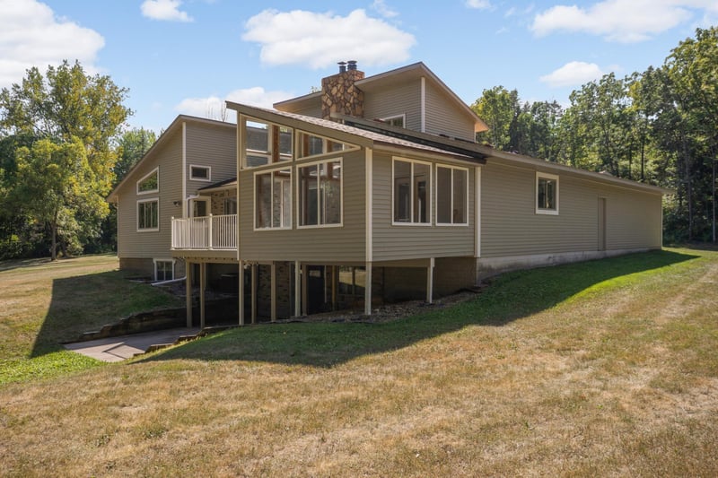12770 Homestead Dr, Hugo, MN 55110