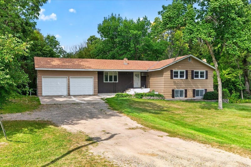 9855 Iffert Ave NE, Monticello, MN 55362