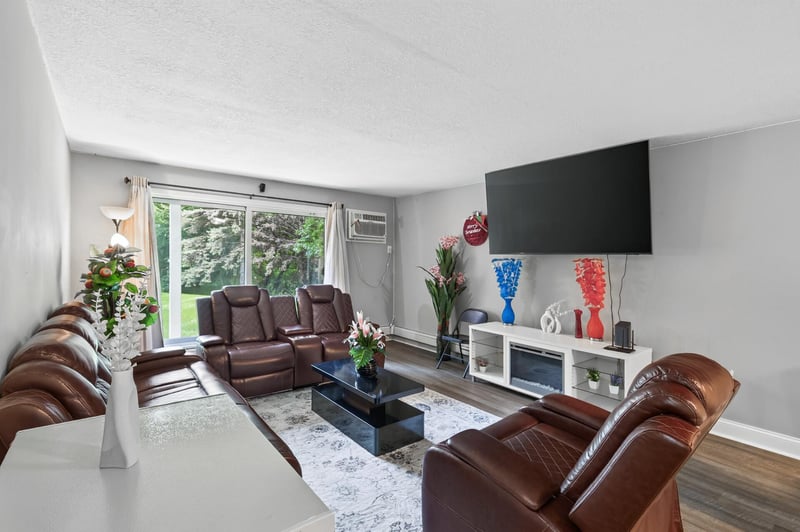 1700 Four Oaks Rd #159, Eagan, MN 55121