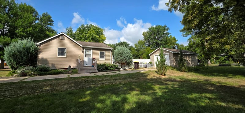 850 10th St, Westbrook, MN 56183
