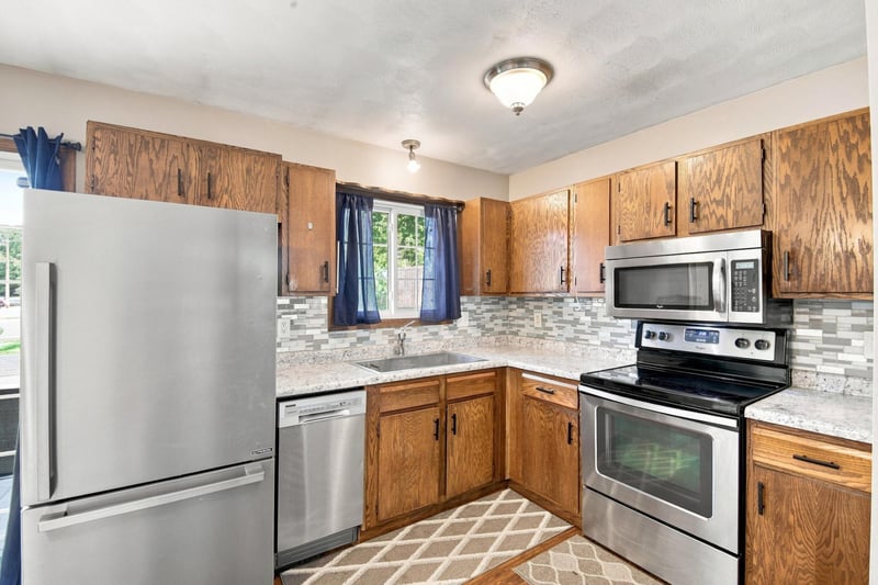 635 23rd St NE, Owatonna, MN 55060