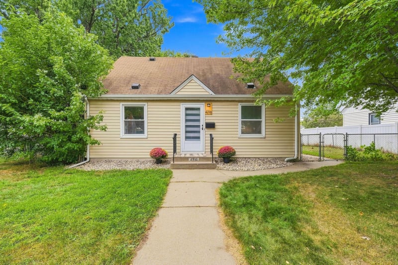 4716 Washburn Ave N, Minneapolis, MN 55430