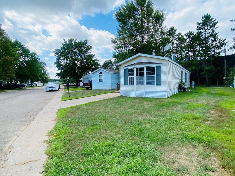 1017 Meadow Ln NE, Ham Lake, MN 55304