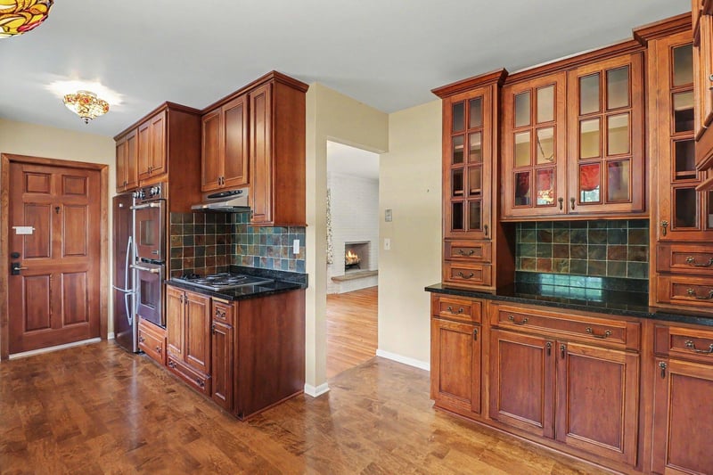 5705 Hansen Rd, Edina, MN 55436
