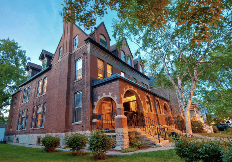 399 Ashland Ave, Saint Paul, MN 55102