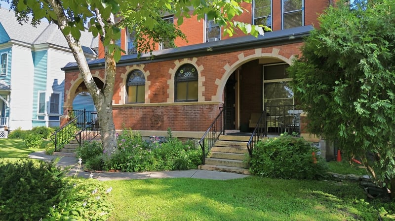 399 Ashland Ave, Saint Paul, MN 55102