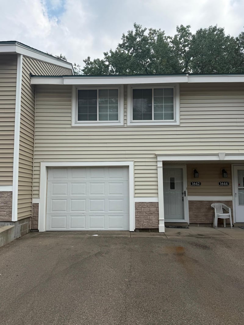 1642 River Bluff Ct #105, Eagan, MN 55121