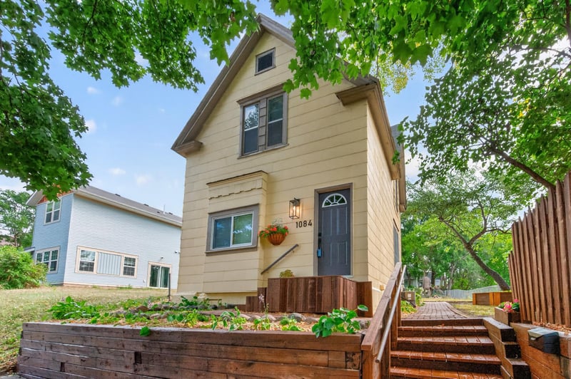 1084 Sylvan St, Saint Paul, MN 55117