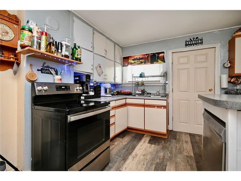 159 E King St, Winona, MN 55987