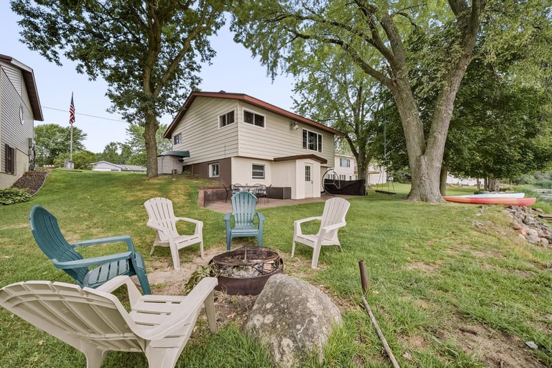812 Magnor Lake Ln, Clayton, WI 54004