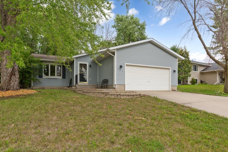 424 Littleford Ln, Faribault, MN 55021
