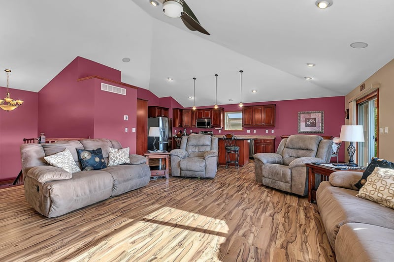 2010 Balsam Ln, Rockford, MN 55373