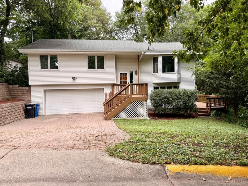 5224 Seabury Rd, Mound, MN 55364