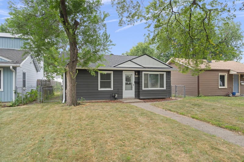 5226 Girard Ave N, Minneapolis, MN 55430