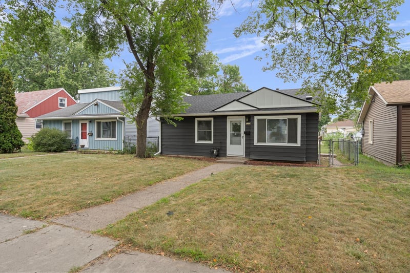 5226 Girard Ave N, Minneapolis, MN 55430