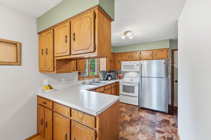 681 Elm St, Paynesville, MN 56362