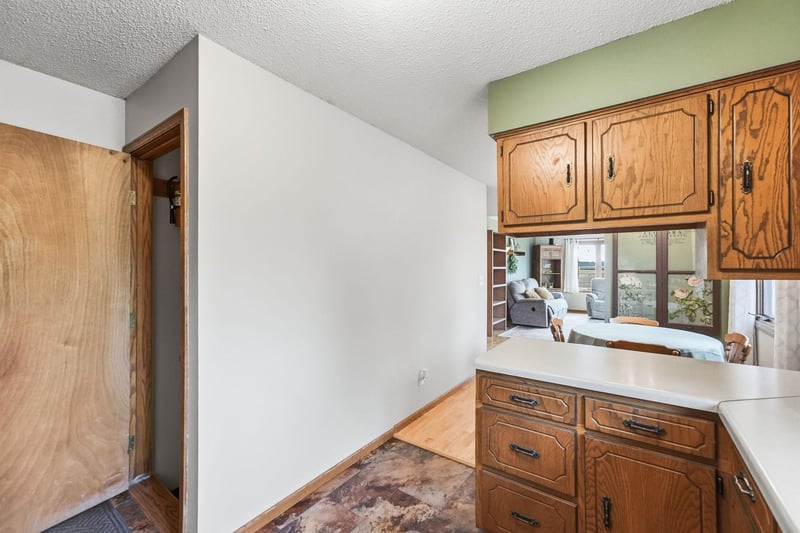 681 Elm St, Paynesville, MN 56362