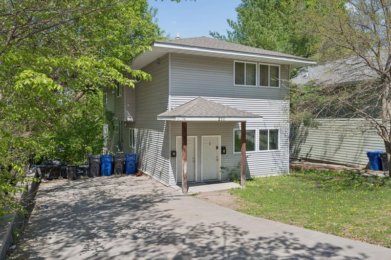 211 Belvidere St E, Saint Paul, MN 55107