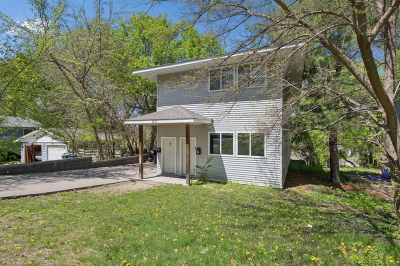 211 Belvidere St E, Saint Paul, MN 55107
