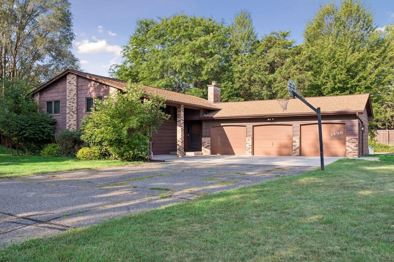 1490 29th Ave NW, New Brighton, MN 55112