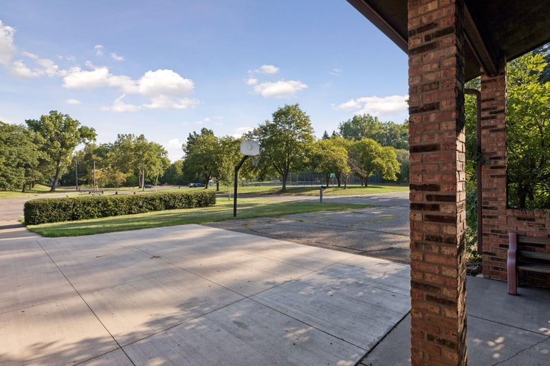 1490 29th Ave NW, New Brighton, MN 55112