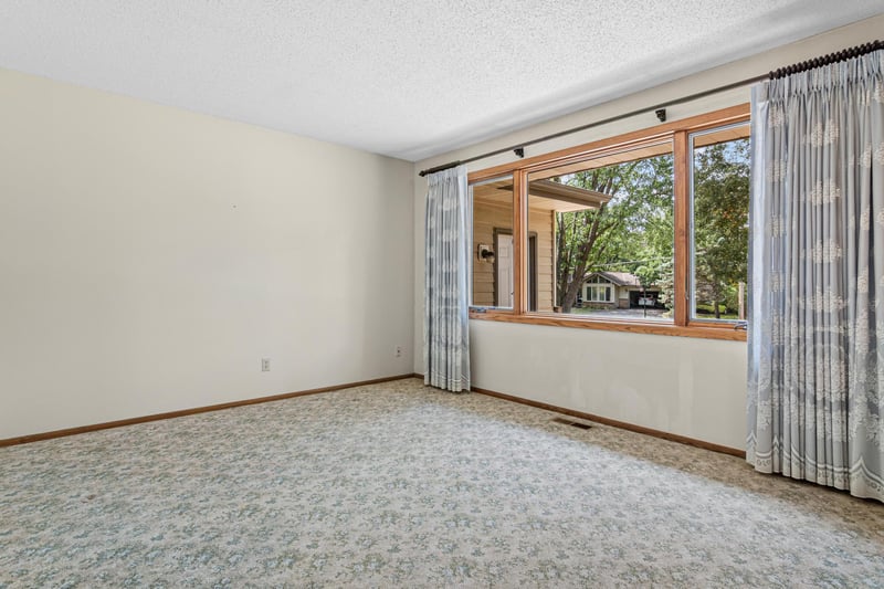 12611 Larch St NW, Coon Rapids, MN 55448