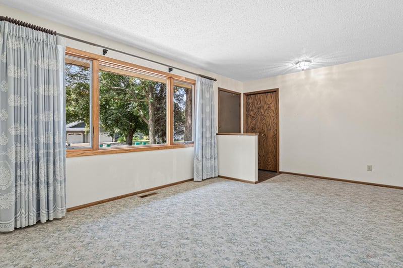12611 Larch St NW, Coon Rapids, MN 55448