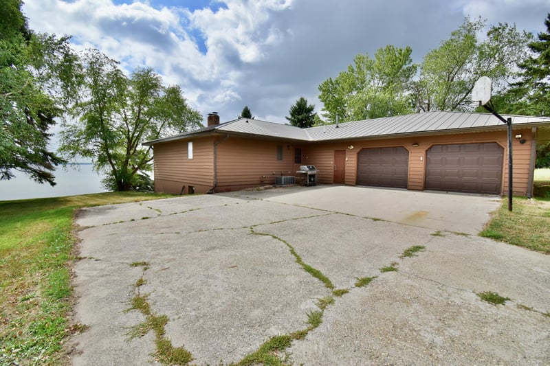 38192 N Shore Dr, Battle Lake, MN 56515