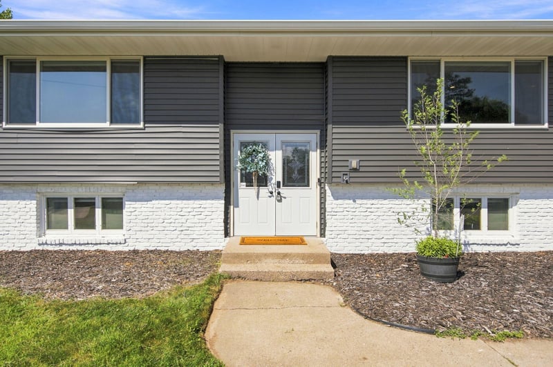 10201 209th St N, Forest Lake, MN 55025