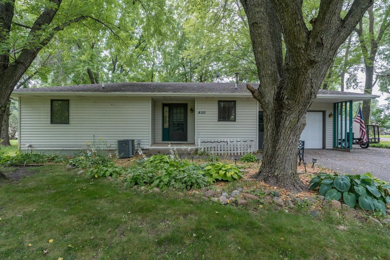 400 2nd Ave, Pemberton, MN 56078