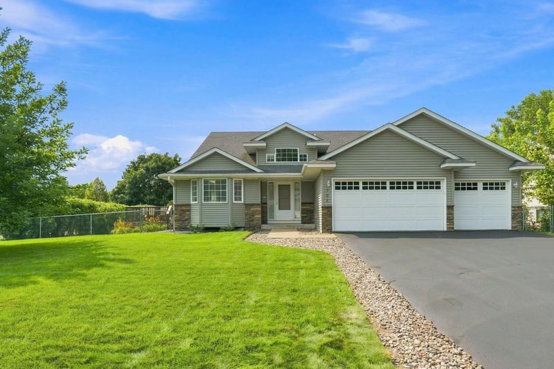 798 104th Ct NE, Blaine, MN 55434