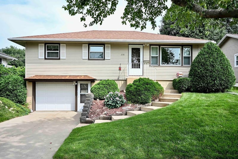 2311 18th St NW, Rochester, MN 55901