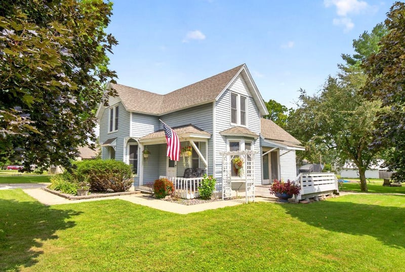 108 2nd St NE, Grand Meadow, MN 55936