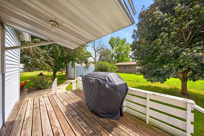 108 2nd St NE, Grand Meadow, MN 55936