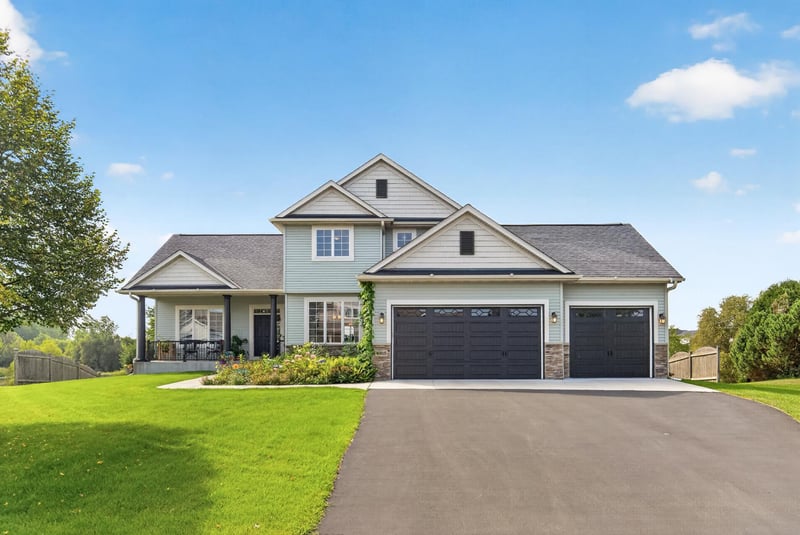 4915 200th St N, Forest Lake, MN 55025