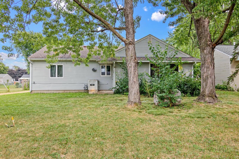 727 Shumway St S, Shakopee, MN 55379