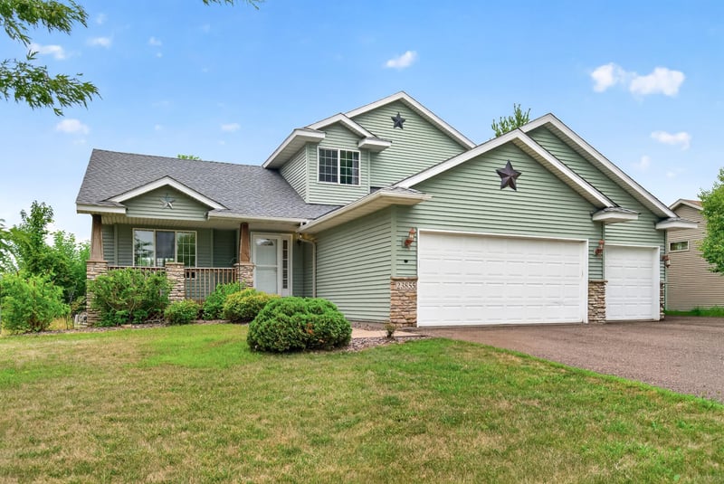 23855 Aspen Dr, Rogers, MN 55374