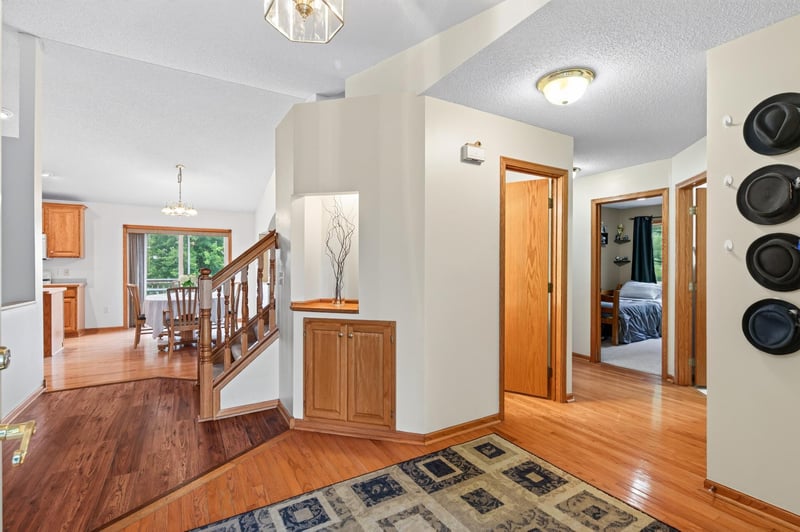 23855 Aspen Dr, Rogers, MN 55374